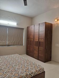 Kalhaar Blues And Greens Luxe