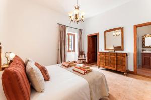 Refugio del Volcán by Tropical Host