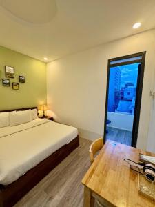 Crab Bui Vien Homestay