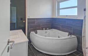 Cozy Home In Løkken With Sauna