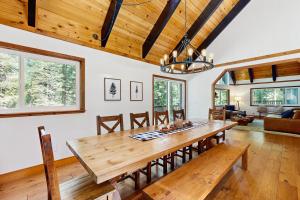Hot Tub, Game Room and Home Gym Serene Arnold Gem