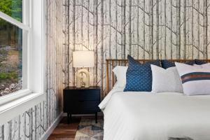 NEW The ChaletResortHot TubGameRoomFirePIt