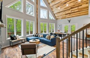 NEW The ChaletResortHot TubGameRoomFirePIt