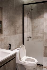 شقه 3 غرف نوم وصالة فخمة بدخول ذاتي