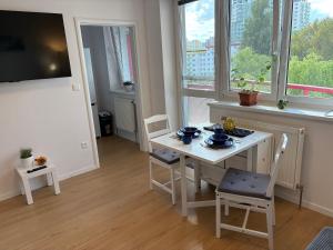 The white Nest Apartment near City Center