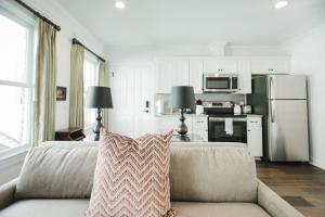 Lady Liberty Carriage House by Lucky Savannah