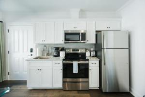 Lady Liberty Carriage House by Lucky Savannah
