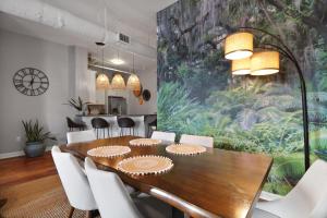 Gem Above Broughton by Lucky Savannah