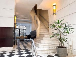 HR.165 - Apartamento com uma suíte para alugar em Copacabana, com piscina vista mar no terraço