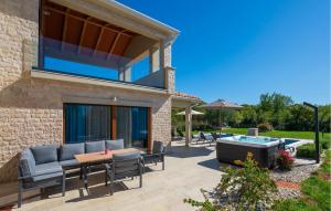 Gorgeous Home In Labin