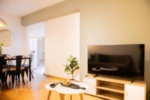 Stylish & Bright 2BR in Miraflores