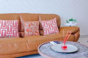 Lovely 1BR Apt, King Bed, Pool