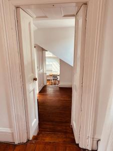 The Arches, Georgian Apartment