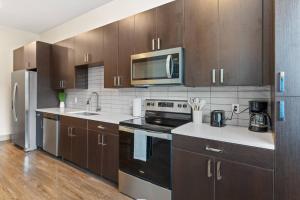 Modern Luxe Oasis, Rooftop Pool, Near Austin