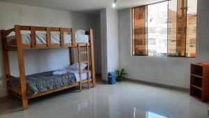 Casa A 13 minutos del aeropuerto Acceso A Baño, Cocina y Comedor Compartido