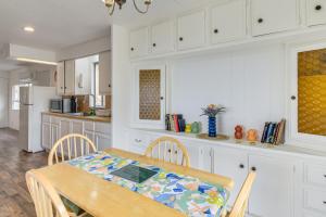 Mtn-View Coulter Escape with Rustic Tree Lookout