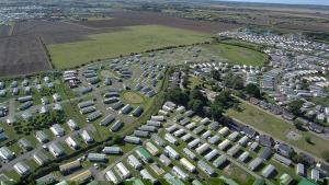 2 Bedroom Chalet Sleeps 6 -Free Parking -Tv -WiFi