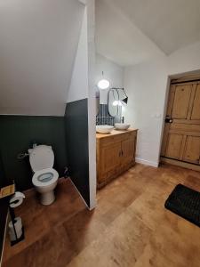 Maison en pierre avec piscine