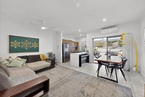 Spacious 3 bedroom townhouse with patio and pool