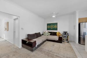 Spacious 3 bedroom townhouse with patio and pool