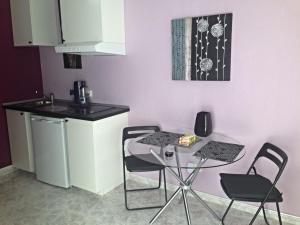 Apartamento con Piscina, Patio y Jardín