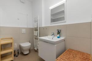 LAM Olive - AC - Castle View