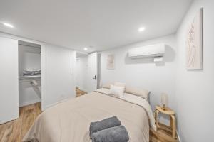 Double Room at a shared Apartment near Times Square
