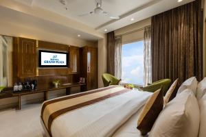 Hotel Grand Plaza-City Centre, 2 Minutes-Walking-From New Delhi Station BY M S HOSPITALITY