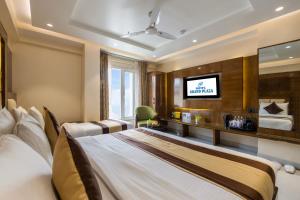 Hotel Grand Plaza-City Centre, 2 Minutes-Walking-From New Delhi Station BY M S HOSPITALITY