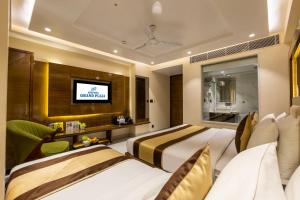 Hotel Grand Plaza-City Centre, 2 Minutes-Walking-From New Delhi Station BY M S HOSPITALITY