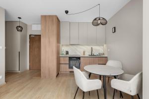 Walerego Sławka Harmony Apartment by BookingHost