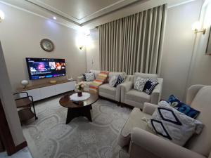 Serene BnB - Apt 08 Makongo after Mlimani City