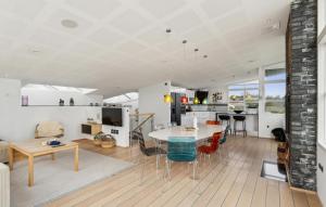 4 Bedroom Lovely Home In Hadsund