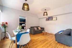 cerca de la estación retiro con cochera, pileta y sauna