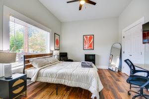 College Hub 1 Mi to Dtwn Greensboro Group Escape