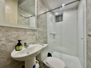 Lujoso Apto 5 min de Clínica Valle de lili y CC Jardín Plaza, 2103