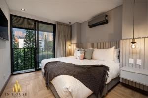 Morph 902 - Luxury Apt in Poblado with Balcony