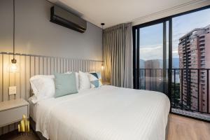 Morph 902 - Luxury Apt in Poblado with Balcony