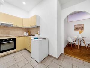 Spacious & Modern Apartment by Wenceslas Square