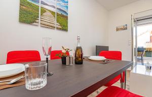 1 Bedroom Awesome Apartment In Brodarica