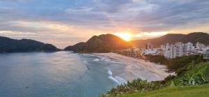 Praia do tombo Condomínio Parks Garden