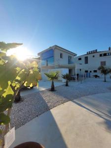 Villa Rosa On The Beach