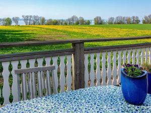 Lakeview Cottage Retreat-By Traum