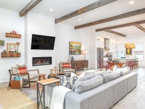 Savannah Suite Tea by Lucky Savannah