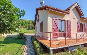 Lovely Home In Nanteuil-En-Vallée With Wifi