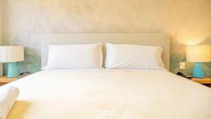 Flat Ile de Pipa Paros by QAVI