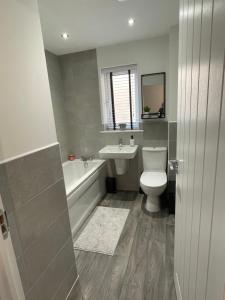 Amersham House - sleeps 6, pets free