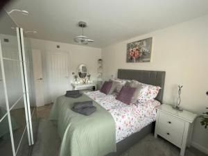 Amersham House - sleeps 6, pets free