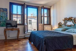 Stylish Apt w Panoramic Terraces Heart of Venice