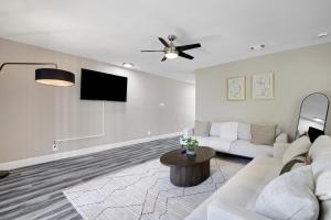 Hot Tub Paradise Air Hockey Games SwingBBQ